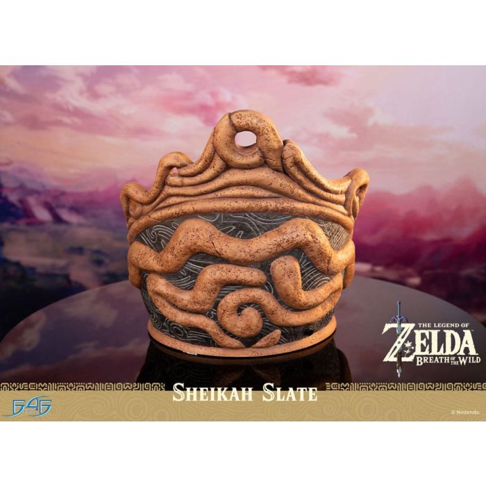 The Legend of Zelda: Breath of the Wild Life Size Statue 1/1 Sheikah Slate 24 cm