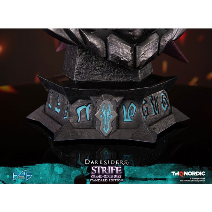 Darksiders Grand Scale Bust Strife 37 cm