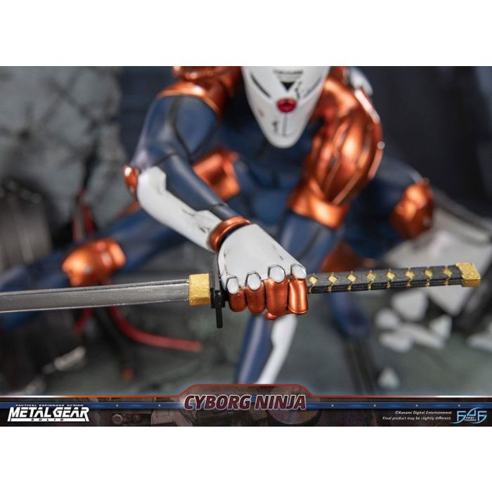 Metal Gear Solid Statue Cyborg Ninja (Gray Fox) 41 cm