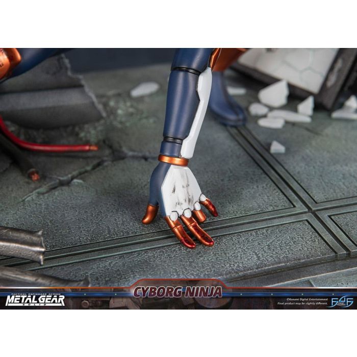Metal Gear Solid Statue Cyborg Ninja (Gray Fox) 41 cm