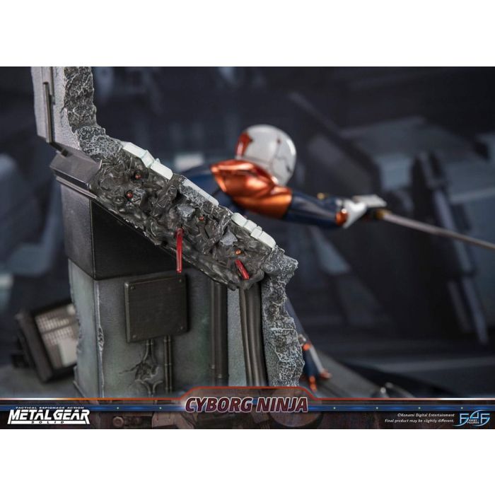 Metal Gear Solid Statue Cyborg Ninja (Gray Fox) 41 cm