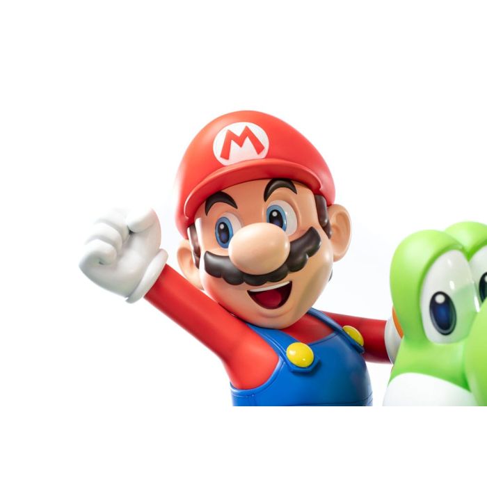 Super Mario Statue Mario & Yoshi 48 cm