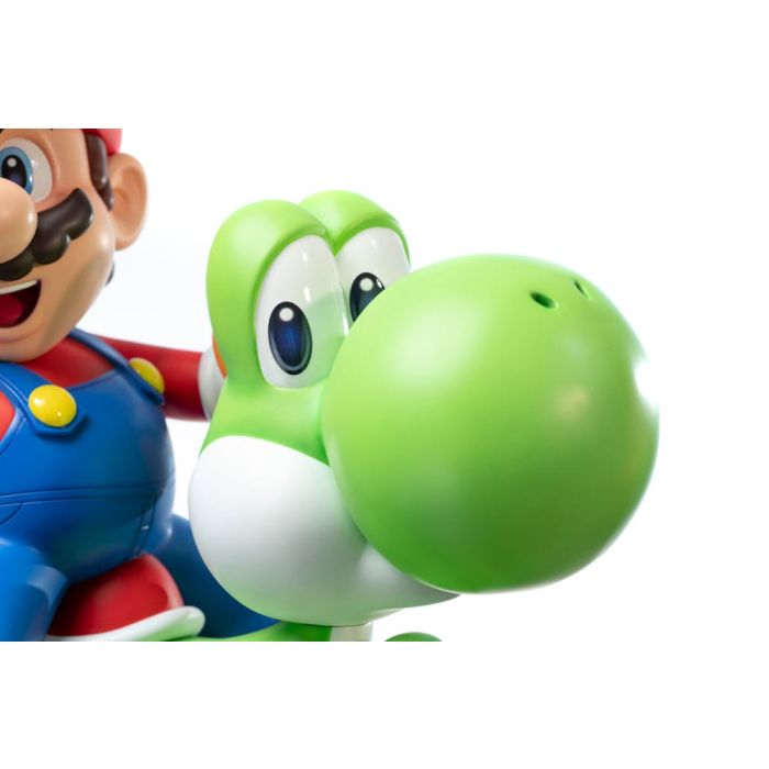 Super Mario Statue Mario & Yoshi 48 cm