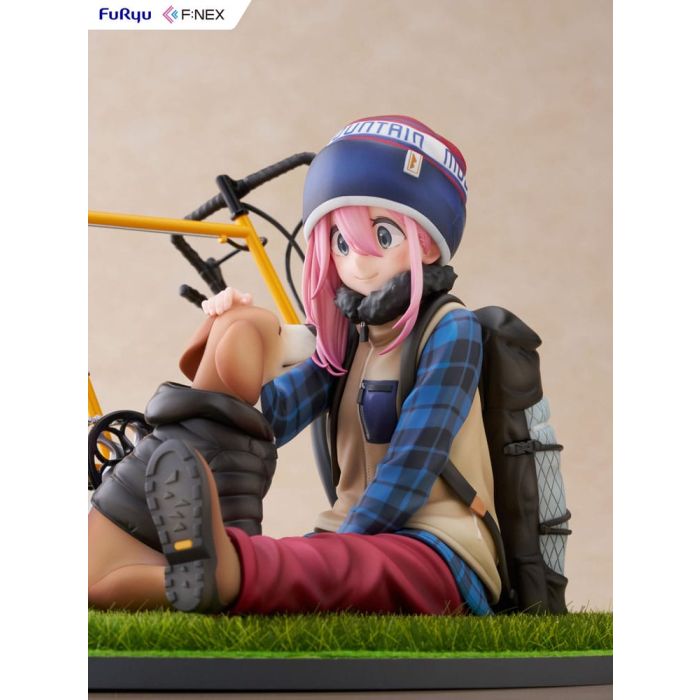 Laid Back Camp F:NEX PVC Statue 1/7 Nadeshiko Kagamihara 13 cm 