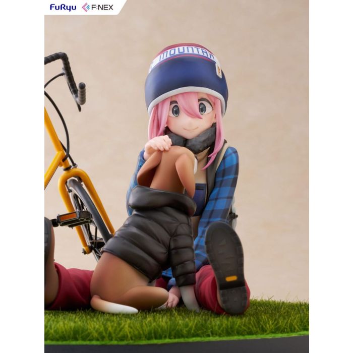 Laid Back Camp F:NEX PVC Statue 1/7 Nadeshiko Kagamihara 13 cm 