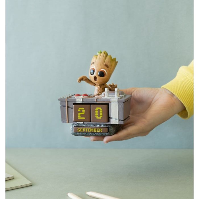 Marvel 3D Perpetual Calendar Groot Death Button 12 cm