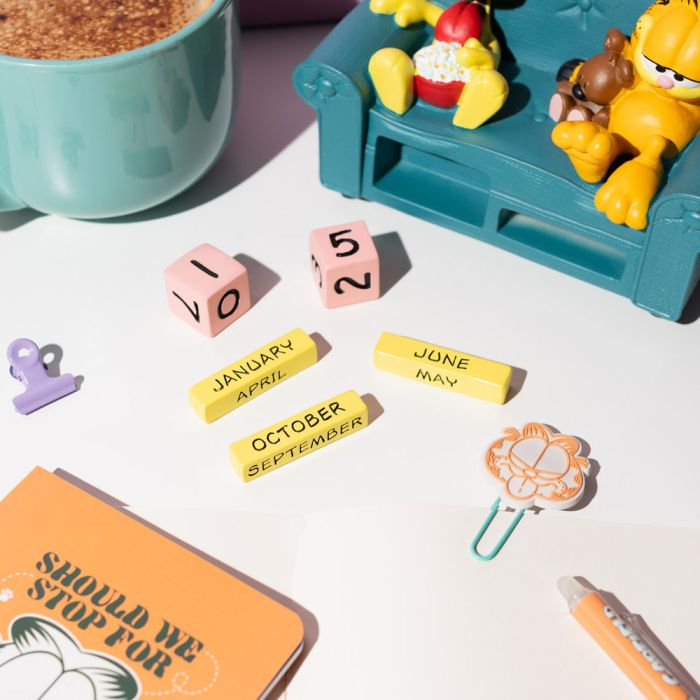 Garfield 3D perpetual Calendar