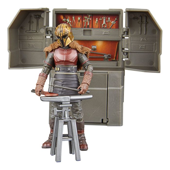 Star Wars The Mandalorian Vintage Collection The Armorer's Forge with The Armorer (Lakeside Covert World)