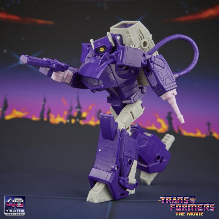 The Transformers: The Movie Studio Series Voyager Class Action Figure Shockwave 17 cm