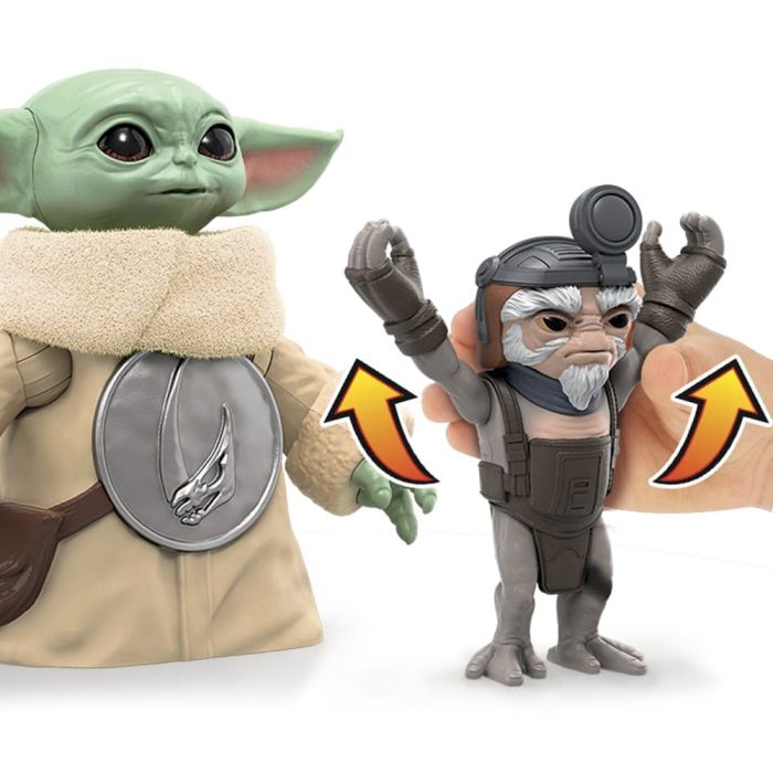 Star Wars: The Mandalorian & Grogu Electronic Action Figure Huggin' Grogu & Anzellan 17 cm