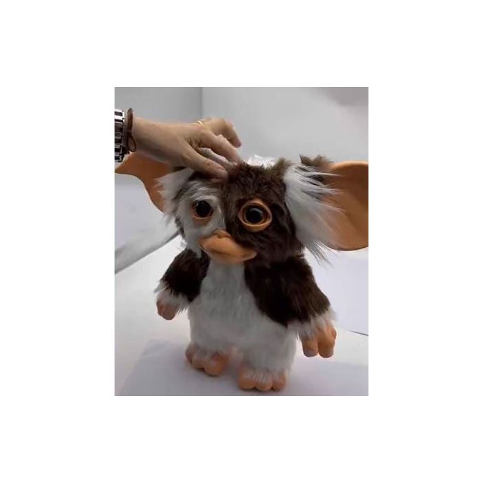 Gremlins Life-Size Plush Figure with Sound Gizmo 25 cm