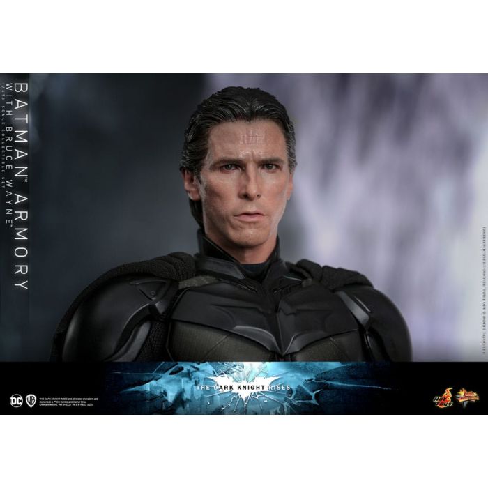 The Dark Knight Rises Movie Masterpiece Action Figures & Diorama 1/6 Batman Armory with Bruce Wayne 30 cm
