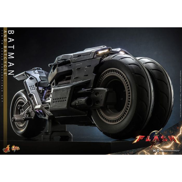The Flash Movie Masterpiece Action Figure wih Vehicle 1/6 Batman & Batcycle Set 30 cm