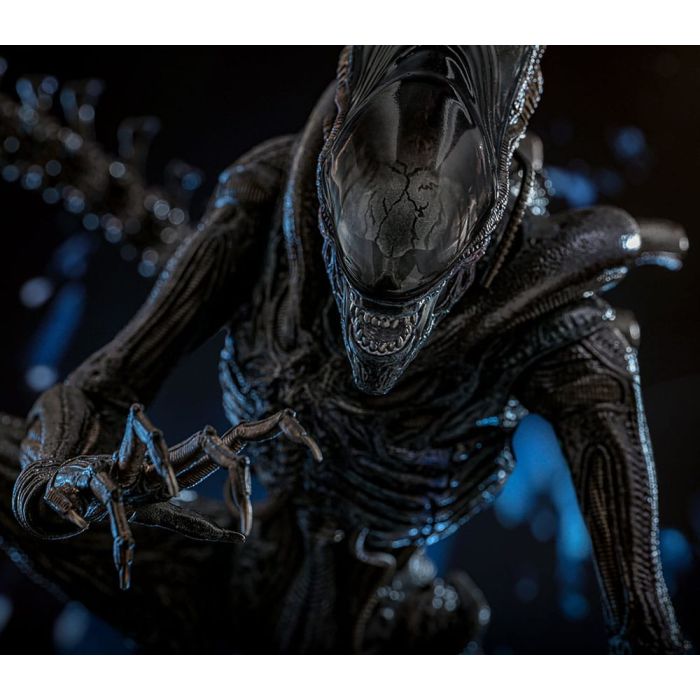 Alien: Romulus Movie Masterpiece Action Figure 1/6 Scorched Xenomorph 44 cm