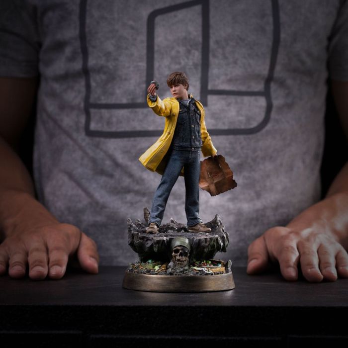 The Goonies Art Scale Statue 1/10 Mikey Walsh (40th anniversary) 21 cm         