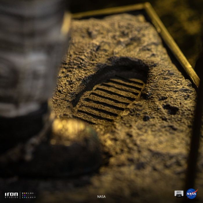 NASA Legacy Replica Statue 1/4 Apollo 11 Astronaut 58 cm