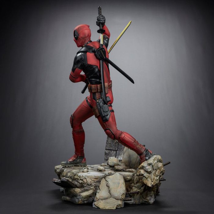 Deadpool 3 Legacy Replica Statue 1/4 Deadpool 58 cm 