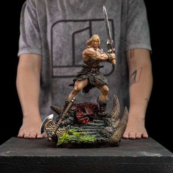 Masters of the Universe Deluxe Art Scale Statue 1/10 He-Man Unleashed 34 cm      