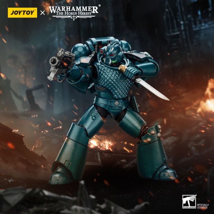 Warhammer The Horus Heresy Action Figure Alpha Legion Head hunter With Banestrike Combi-Bolter And Power Dagger 20 cm