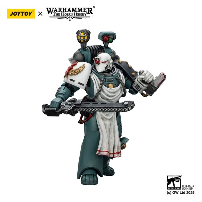Warhammer 40,000: Sons of Horus Action Figure Legion Apothecary 12 cm