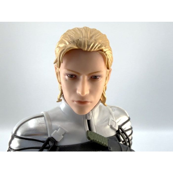 Metal Gear Solid Delta: Snake Eater PVC Figure The Boss 20 cm        