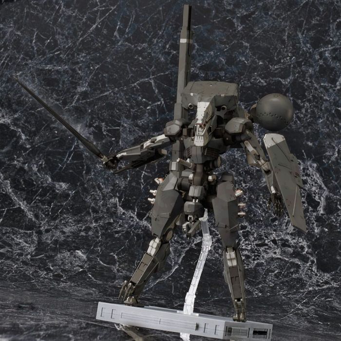 Metal Gear Solid V Plastic Model Kit 1/100 Metal Gear Sahelanthropus Black Ver. 36 cm