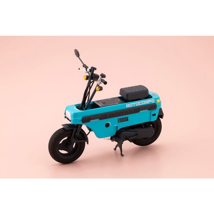 Megami Device Buster Doll Series Plastic Model Kit 1/1 Knight Alice with Honda AB12 Motocompo 15 cm 