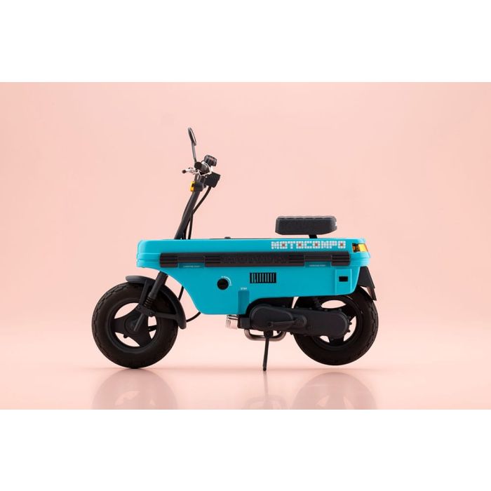 Megami Device Buster Doll Series Plastic Model Kit 1/1 Knight Alice with Honda AB12 Motocompo 15 cm 