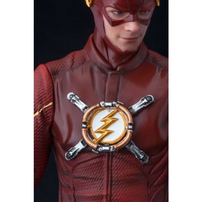 DC Comics: The Flash TV Series - The Flash ARTFX+ Statue EU Exclusive
