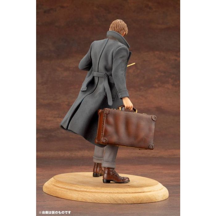 Fantastic Beasts 2 ARTFX+ PVC Statue 1/10 Newt Scamander 18 cm
