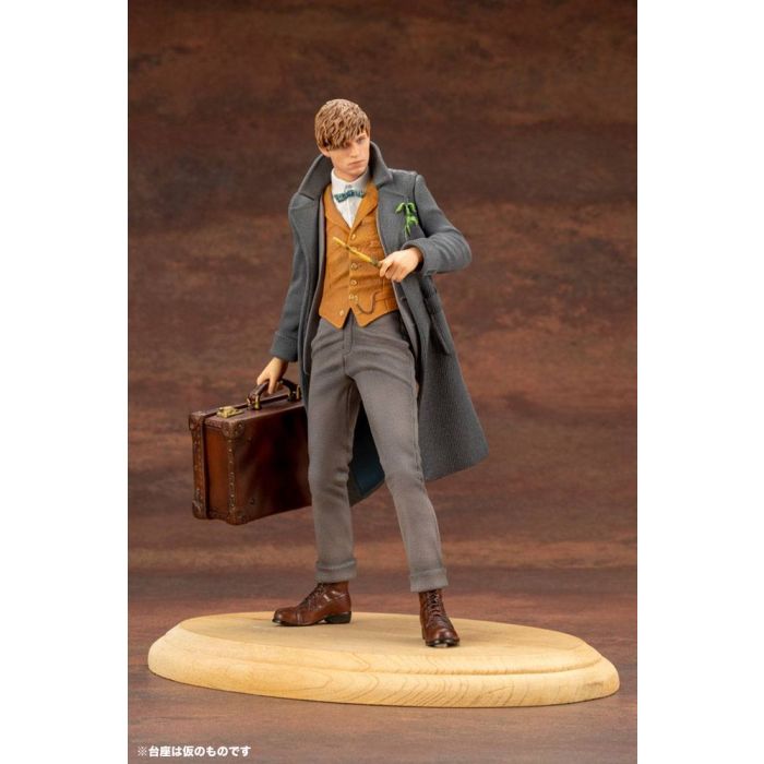 Fantastic Beasts 2 ARTFX+ PVC Statue 1/10 Newt Scamander 18 cm