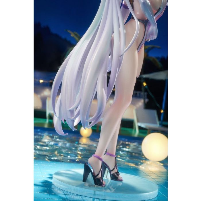 Azur Lane PVC Figure 1/6 Kearsarge Nightpool 28 cm