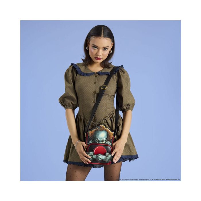 IT by Loungefly Crossbody Pennywise