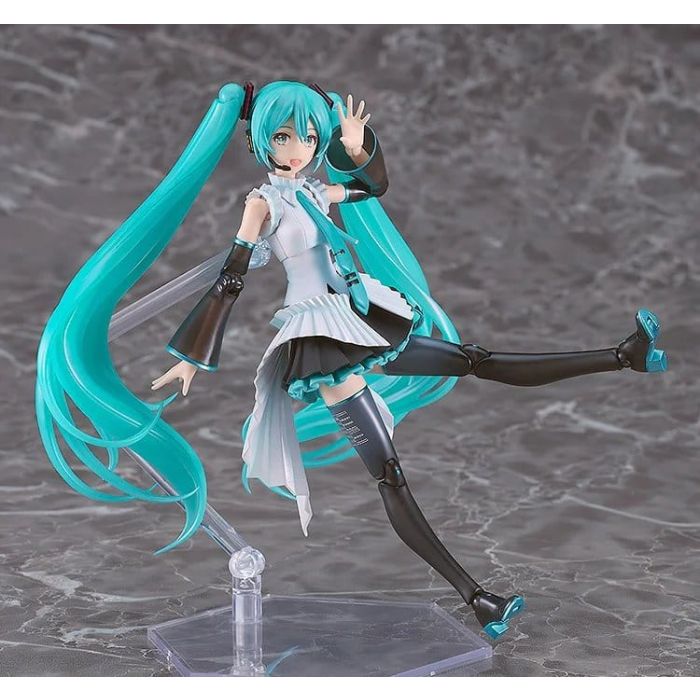Character Vocal Series 01: Hatsune Miku Plamatea Plastic Model Happy 16th Birthday Ver. 16 cm