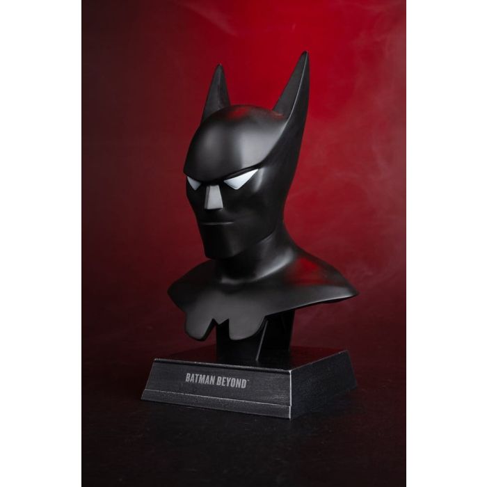 DC Direct Prop Replica 1/3 Batman Cowl (Batman Beyond Animated) 18 cm
