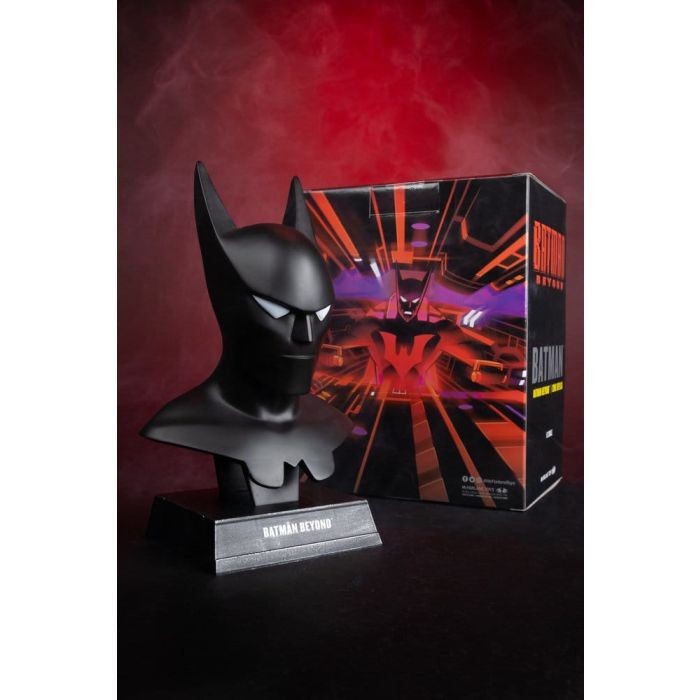 DC Direct Prop Replica 1/3 Batman Cowl (Batman Beyond Animated) 18 cm