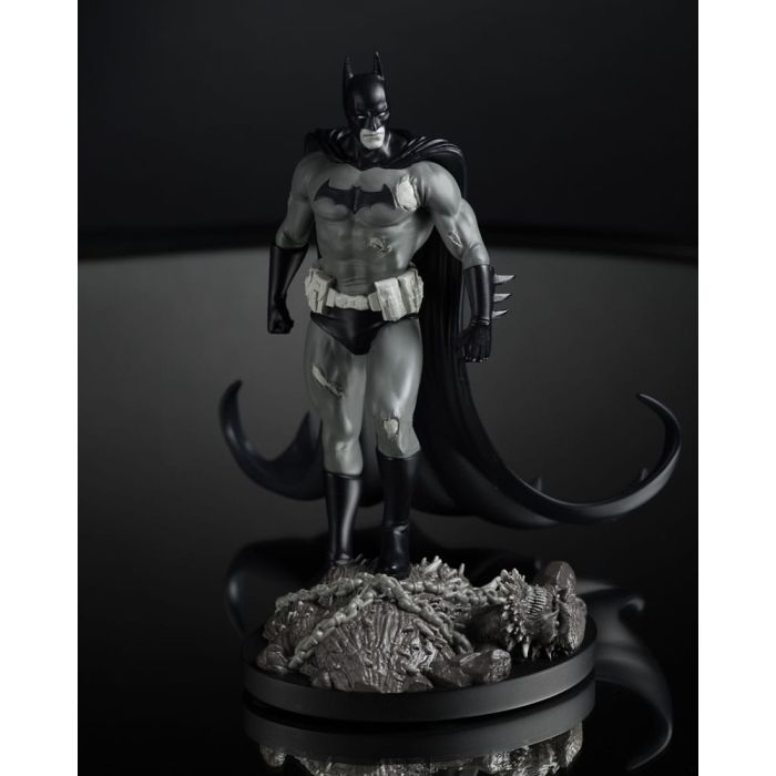 DC Direct Statue 1/10 Batman by Bjorn Barends (Black White) 18 cm