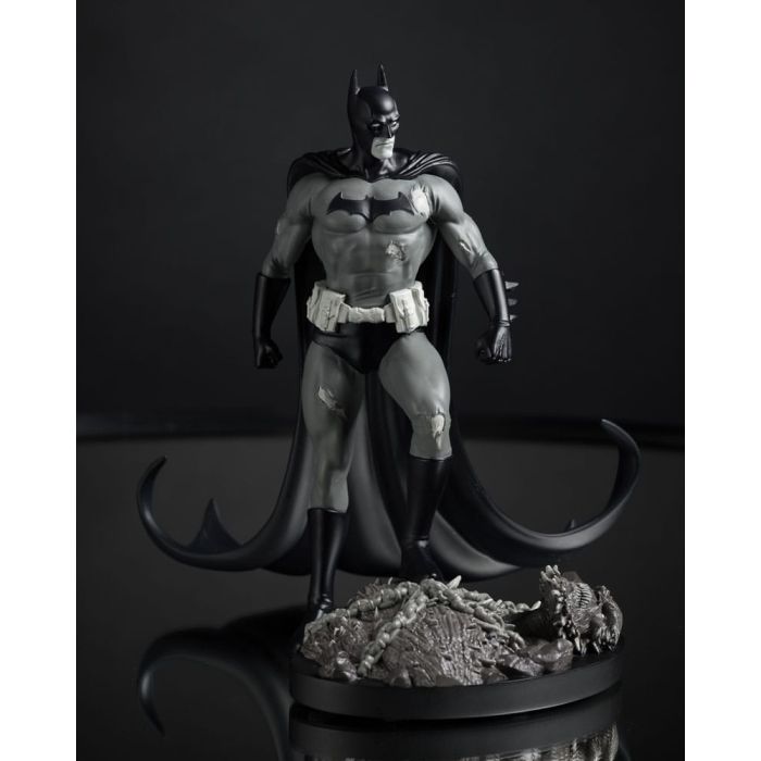 DC Direct Statue 1/10 Batman by Bjorn Barends (Black White) 18 cm
