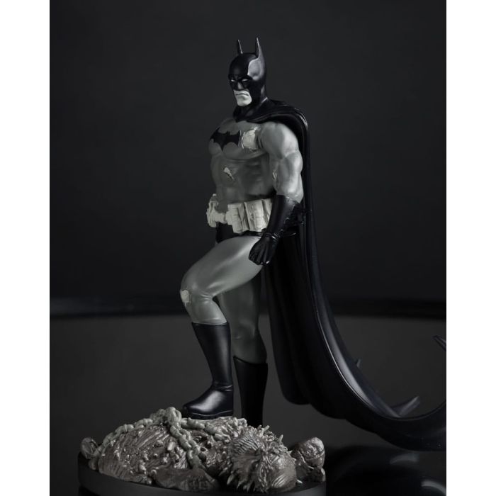 DC Direct Statue 1/10 Batman by Bjorn Barends (Black White) 18 cm