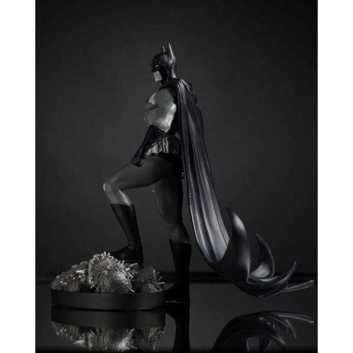 DC Direct Statue 1/10 Batman by Bjorn Barends (Black White) 18 cm