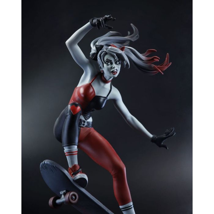 DC Direct Harley Quinn: Red, White & Black Statue 1/10 Harley Quinn by Ivan Tao 20 cm