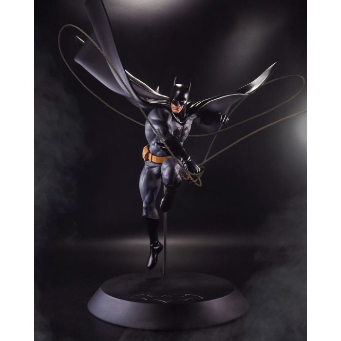 DC Direct  Statue DC Designer Series Batman (by Dan Mora) 40 cm