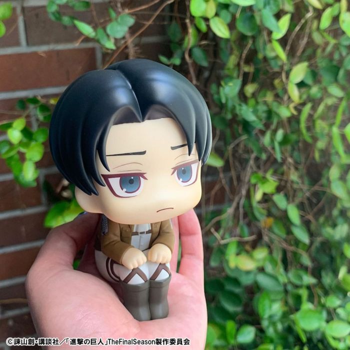 Attack on Titan Look Up PVC Statue Levi 11 cm  