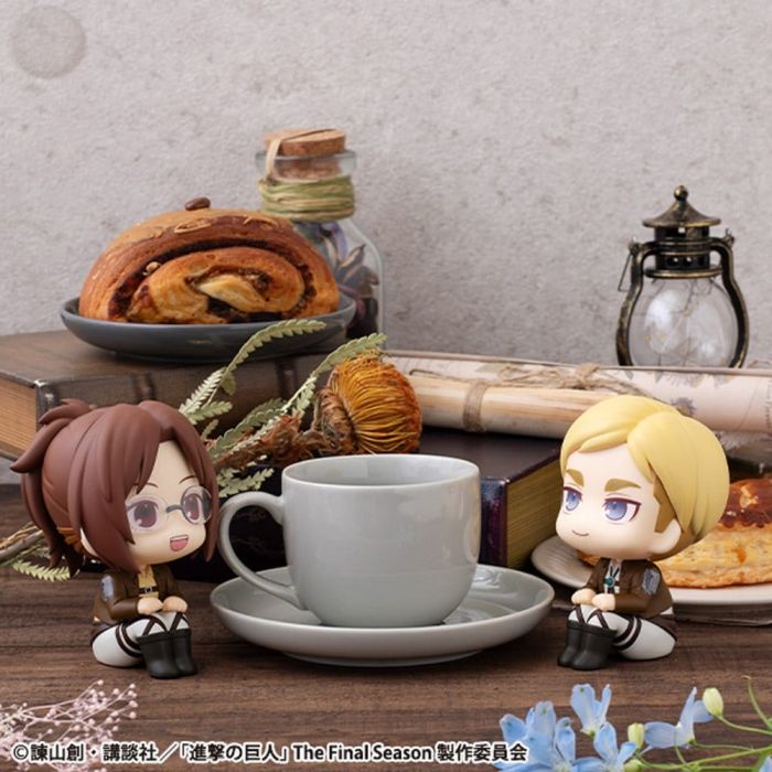 Attack on Titan Look Up PVC Statues Hange Zoe & Erwin Smith (with gift) 11 cm           