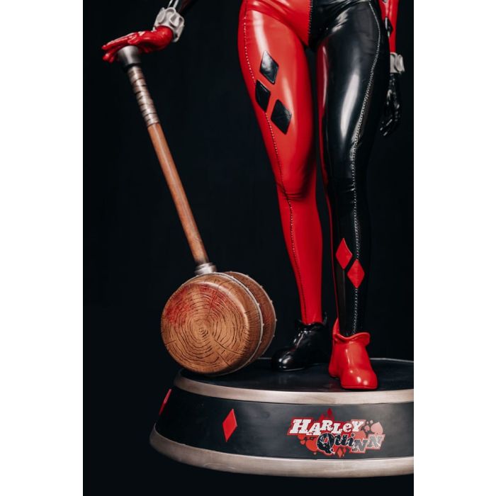 DC Comics Life-Size Statue Harley Quinn 196 cm