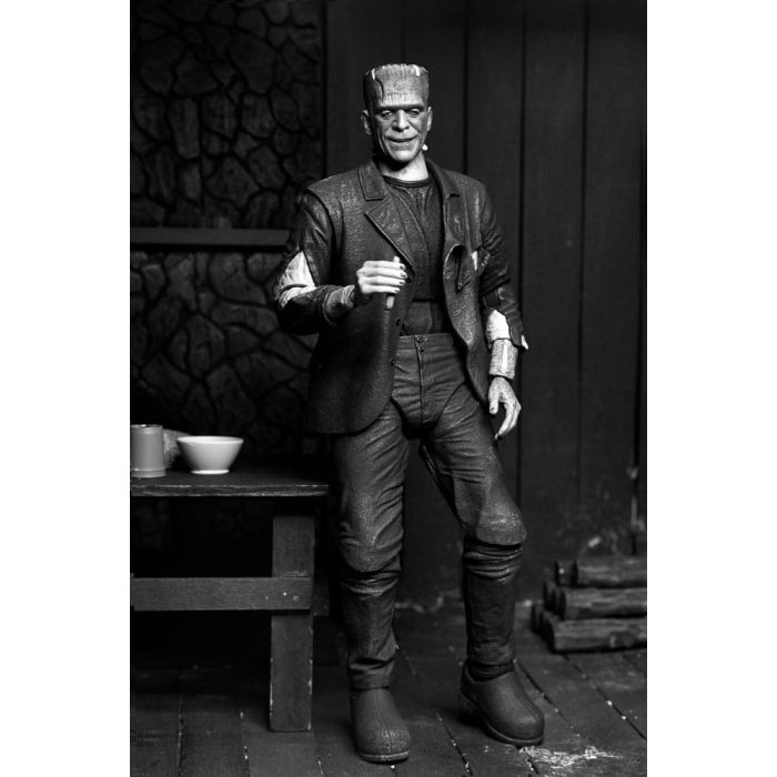 Universal Monsters Action Figure Ultimate Frankenstein's Monster (Bride of Frankenstein) (B&W) 18 cm