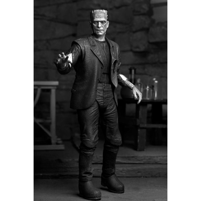 Universal Monsters Action Figure Ultimate Frankenstein's Monster (Bride of Frankenstein) (B&W) 18 cm
