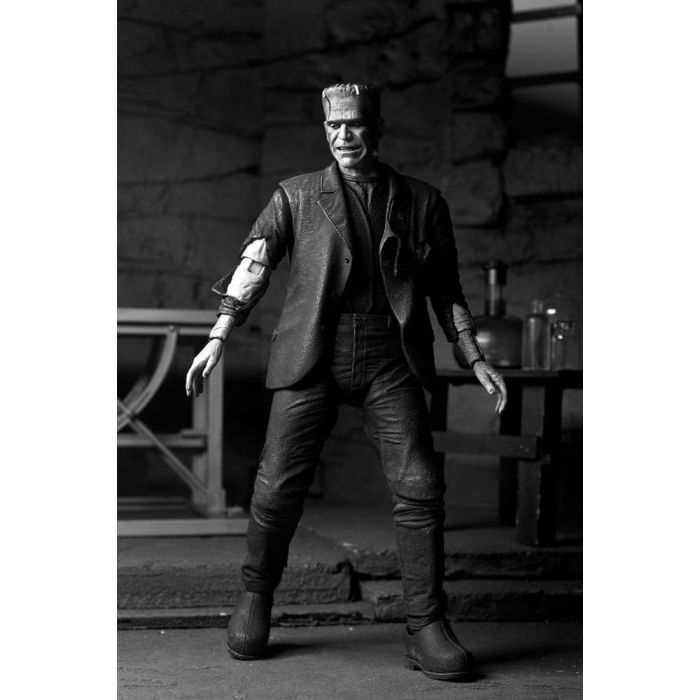 Universal Monsters Action Figure Ultimate Frankenstein's Monster (Bride of Frankenstein) (B&W) 18 cm