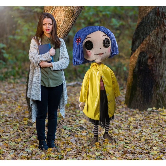 Coraline Life-Size Plush Figure Coraline with Button Eyes 152 cm