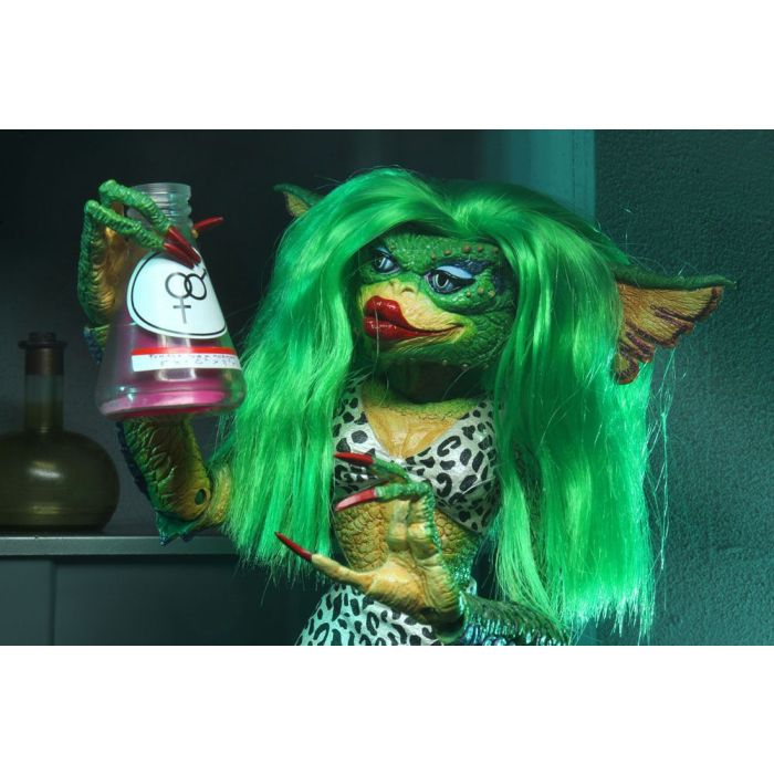 Gremlins 2 Ultimate Action Figure Greta 15 cm